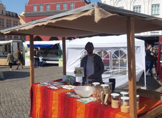 Weltacker auf dem Wochenmarkt in Greifswald